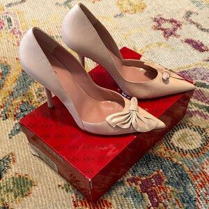 Guess by Marciano light pink leather Bow Accent Heels size 8